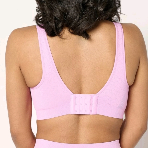 Breezies Seamless Comfort Wirefree Lot Of Three Women's Bras Size 1X - Picture 5 of 9